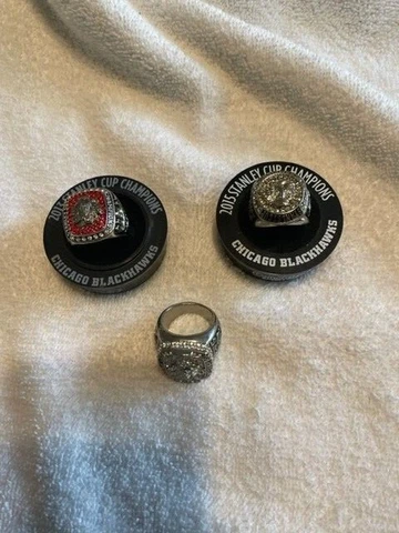 CHICAGO BLACKHAWKS REPLICA STANLEY CUP CHAMPIONSHIP RING SGA, 2010, 2013, 2015 Cover