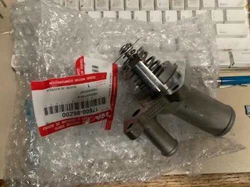 Conjunto de termostato genuino Suzuki Verona 2004-2006 - 17600-86Z00 Foto 1 de 1