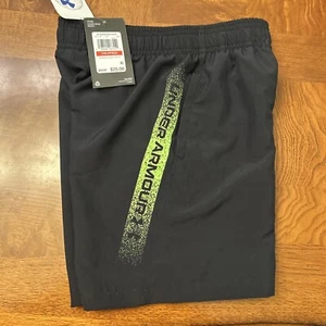 NWT-Boys Under Armour Black Shorts-Size XS - Picture 1 of 11