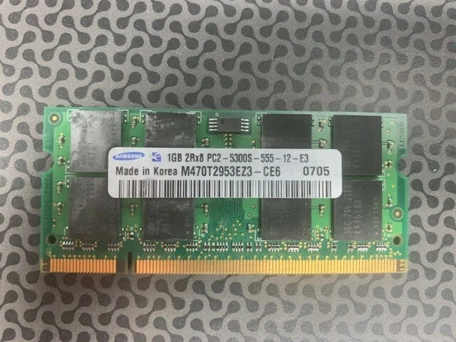 M470T2953EZ3-CE6 1GB 2Rx8 PC2-5300S-555-12-E3, 0705 DDR2-667 SODIMM - Image 1 of 1