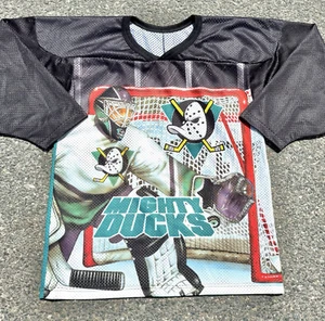 Maglia Hockey CCM Vintage Mighty Ducks AOP Disney Movie Promo Retrò Anni 90 Taglia S - Foto 1 di 8