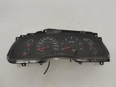 Medidor de velocímetro usado serve: 2002 Ford F350SD PICKUP cluster MPH gasolina grau - Imagem 1 de 4