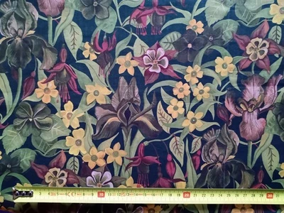 BRIGHTLEY - FLOWERS - Liberty Tana Lawn cotton approx 30 x 30 cm - Image 1 of 3