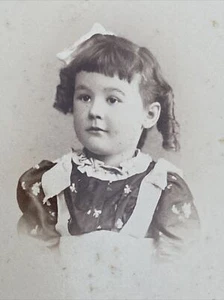 Armadio Card Adorabile Bambino con Riccioli di J.D.Strunk Reading, Pennsylvania Art Back - Foto 1 di 12
