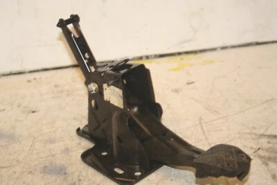 Volkswagen 2004 convertible Beetle 1,8 T. PEDAL DE FRENO Foto 1 de 3