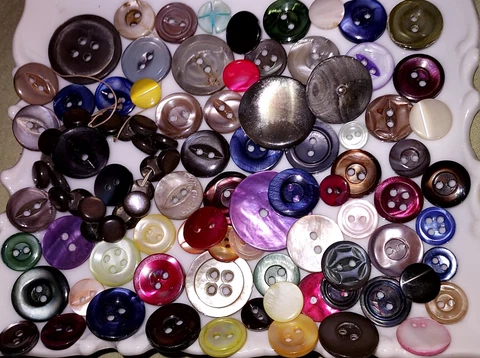 LOT 90+ ANTIQUE BUTTONS - COLORFUL DYED MOP MOTHER OF PEARL - SETS - SHANK ++ Cover