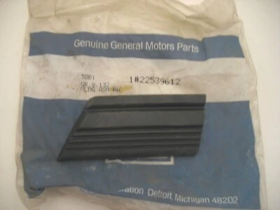 NUEVO NOS GM #22539612 MOLDURA LATERAL 1989-1990 CHEVY CAVALIER  Foto 1 de 4