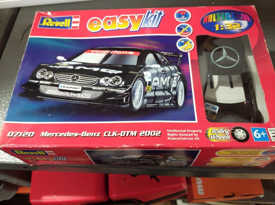 Modellino Mercedes  CLK AMG Kit DTM in Plastica Scala 1:32 Revell  - Immagine 1 di 3
