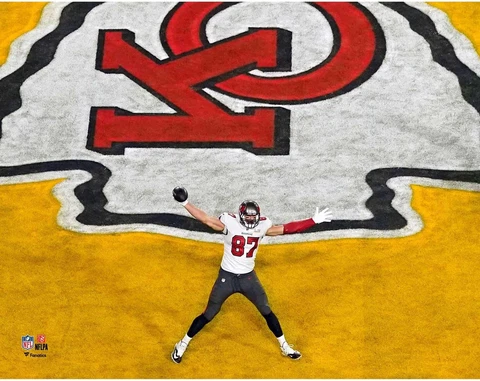 Rob Gronkowski Buccaneers Unsigned Super Bowl LV Endzone Celebration Photo Cover