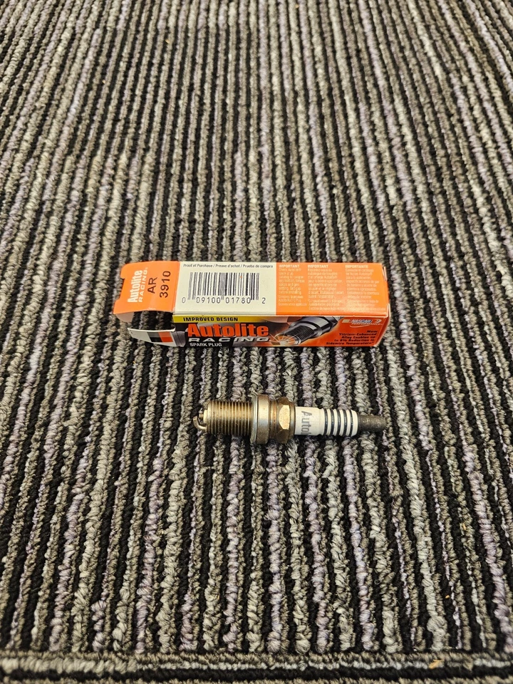 (QTY 3) Autolite AR3910 Racing Spark Plug Fits 2000-2001 Honda RVT1000R RC51 Foto 1 de 4