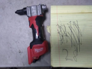 Milwaukee 2550-20 M12 12V utensile per rivetti senza fili resistente - solo utensile - Foto 1 di 3