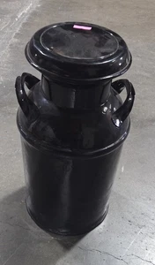 LATA DE LECHE DE ACERO DE 10 GALONES CON TAPA, ASAS, acabado con recubrimiento en polvo - Imagen 1 de 1