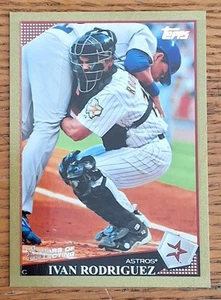 IVAN RODRIGUEZ - 2009 TOPPS S1 58 YRS OF COLLECTING GOLD PARALLEL #UH1 - Picture 1 of 2