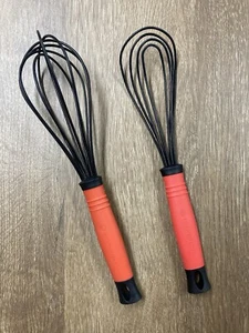 Set of Silicone Flat & Balloon Whisk LE CREUSET Revolution Red & Black Tool - Picture 1 of 14