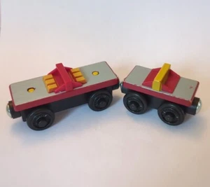 TENDER ANTERIORI E POSTERIORI ROCKYS - Motore serbatoio treno ferrovie in legno Thomas & Friends - Foto 1 di 8