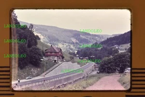 Dia Landschaft Tal Dorf Straße in Tschechien der 70er Jahre - Picture 1 of 1