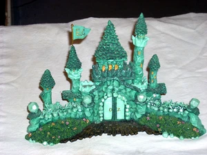 2003 Boyds Bears Wizard of Oz The Emerald City Figurine Only #24803 NO FIGURES - Picture 1 of 3