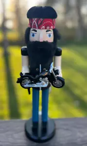 Motociclista Cascanueces Sosteniendo Mini Motocicleta Decoración de Navidad Decoración de Vacaciones Regalo - Imagen 1 de 7