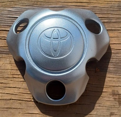 Toyota Tundra Tacoma center cap, 2000-2004, part # 42603 04070 Repainted - Image 1 of 3