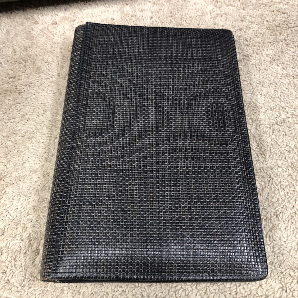 Álbum de fotos de couro genuíno em relevo Raika 180 fotos 4”x6” novo - Imagem 1 de 4