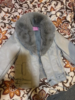 Light Gray Leather Faux Fur Moto Jacket Women Size M Azalea Wang Used - Imagem 1 de 4