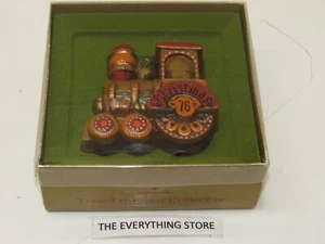 VINTAGE HALLMARK YESTERYEARS ORNAMENT 76 LOCOMOTIVE BRIGHT ORANGE VERSION IN BOX - Picture 1 of 3