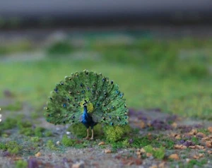 HO Scale Animals - HOK16 - H0 Blue Peacock - Hand Painted - Picture 1 of 1