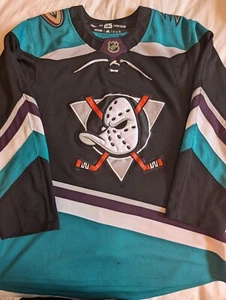 NHL Adidas Anaheim Ducks 25th Anniversary Mighty Black Alt Hockey Jersey, Sz 52 - Picture 1 of 5