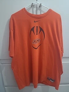 Nike Herren Oklahoma State University Fußball kurzärmliges lockere Passform T-Shirt 2XL - Bild 1 von 8