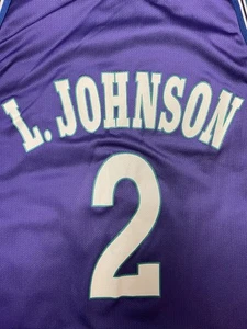 Herren Larry Johnson Charlotte Hornets 1990s Vintage Champion Trikot - Größe 48 - Bild 1 von 7