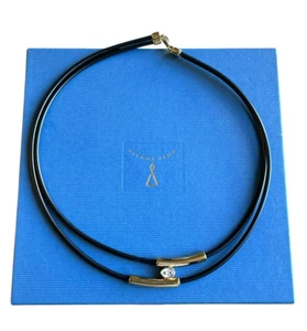 Pierre Lang Halskette Collier Kautschuk L 45 cm vergoldeter Anhänger m Etui 2777 - Picture 1 of 14