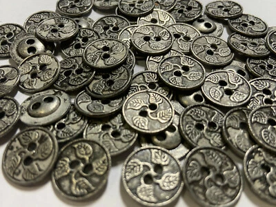 RARO! Botón de metal fundido vintage con patrón de hojas Dk plata antigua 15 mm 2 agujeros Foto 1 de 2