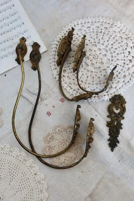 Embrasses anciennes pour rideaux en bronze doré - Photo 1/4
