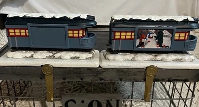 Lote de 2 perchas de tren de pasajeros Hallmark The Polar Express azul pesado Foto 1 de 4