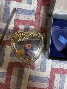 Caja de baratija en forma de corazón collar perlas y rizos chapada en plata y oro con caja - Imagen 1 de 10