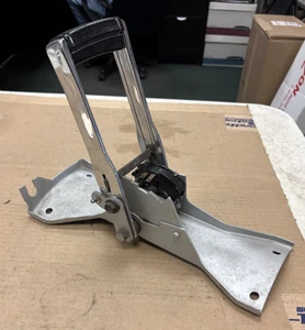 1970-1972 Chevy Camaro Horseshoe Floor Shifter Handle Assembly Automatic - Picture 1 of 9