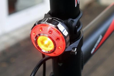 Lámpara LED Trasera Bicicleta Ciclismo Magicshine MJ-818 Foto 1 de 3