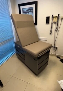 Ritter/Midmark 104 Medical Exam Table - Picture 1 of 3