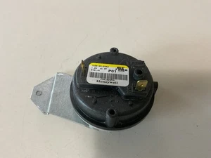 TRANE AMERICAN STANDARD C341825P01 1.04WC PRESSURE SWITCH IS20145-3343 - Picture 1 of 3