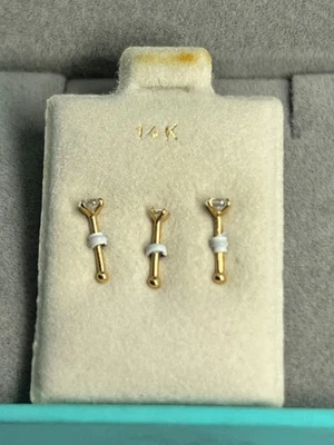 Juego de 3 tachuelas nasales oro amarillo 14K con piedras preciosas facetadas circonita cúbica stock nuevo/antiguo Foto 1 de 4