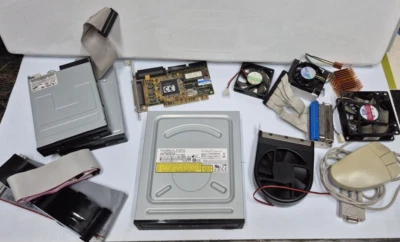 Stock Informatique PC Ordinateur Graveur Ventilateurs Cartes Câbles IDE Floppy - Photo 1/4