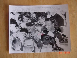 1963 MASTERS  UPI Telephoto Arnold Palmer on Jacks Back ?.. - Picture 1 of 3