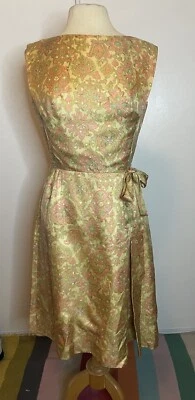 Vestido de cóctel vintage años 60 brocado dorado VLV Wiggle Rockabilly Foto 1 de 3