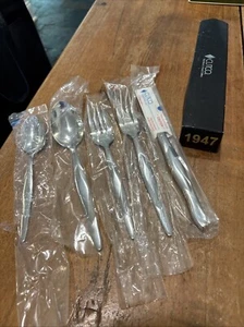 Cutco #1947 5-Pc Stainless Steel Dinner Flatware Place Setting New - Picture 1 of 2