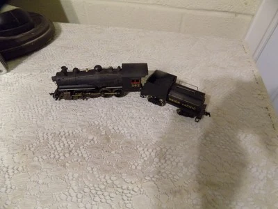 Vintage 392 HO Locomotive & Union Pacific Tender - Good Condition, METAL - Image 1 of 4