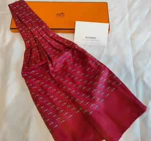 HERMES Paris Ascot Krawatte Schal Material 100% Seide rot Ente Vogel Muster mit Karton - Bild 1 von 9