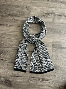New Michael Kors Women's MK Logo Grey/Black Scarf - Picture 1 of 4