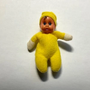 Vintage Bohnen Streichholzschachtel Größe Mini Bohnenpuppe 3" gelb Outfit blaue Augen - Bild 1 von 5