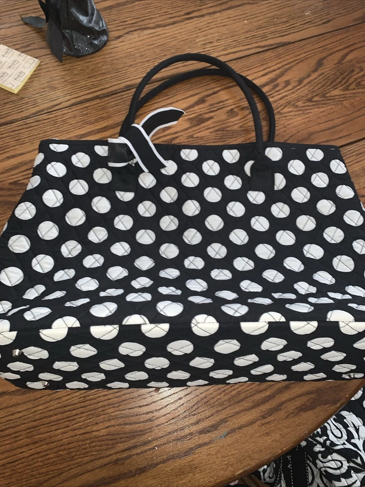 Bolsa tote de viagem acolchoada Belvah preta e branca alças duplas grande - Imagem 1 de 4