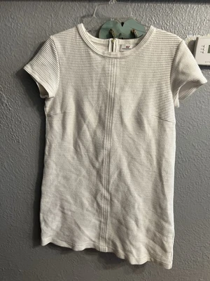 Vineyard Vines 女式白色罗纹短袖连衣裙中号 — 第 1/4 张图片